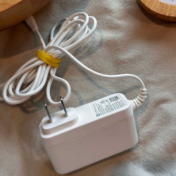 Young Living Aria Diffuser - MISSING TOP - Picture 7 of 9